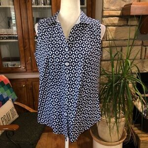 TALBOTS SIZE 8 NAVY BLUE/WHITE POLKA DOT W/OTHER SHAPES SLEEVELESS BUTTON UP EUC